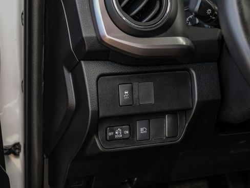 Used 2020 Toyota Tacoma SR5 image 34