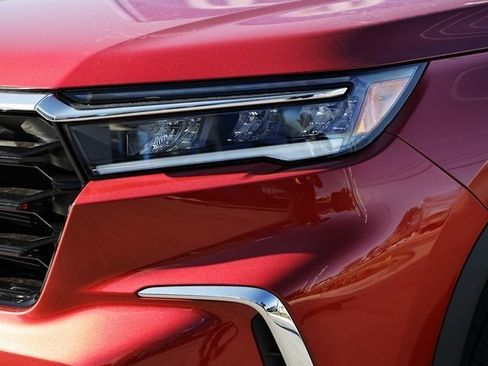 New 2025 Honda Pilot Touring image 3