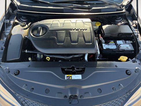 Used 2015 Chrysler 200 S image 19