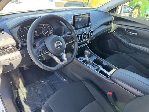 Used 2025 Nissan Sentra SV image 17