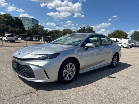 Used 2025 Toyota Camry LE FWD image 1