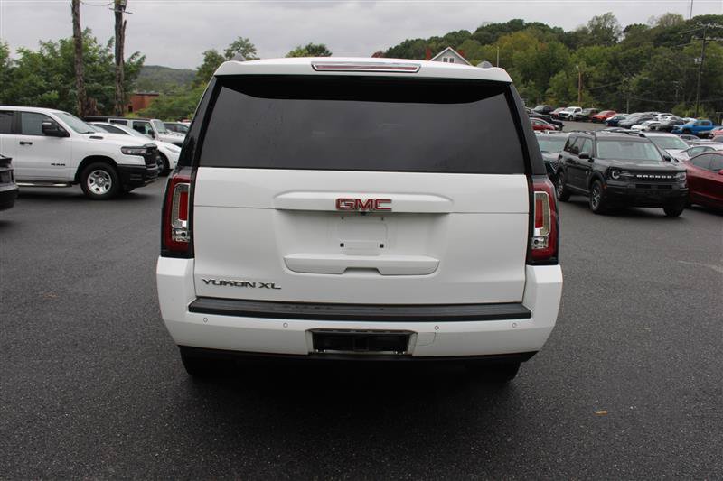 Used 2017 GMC Yukon XL SLT AWD/4WD image 6