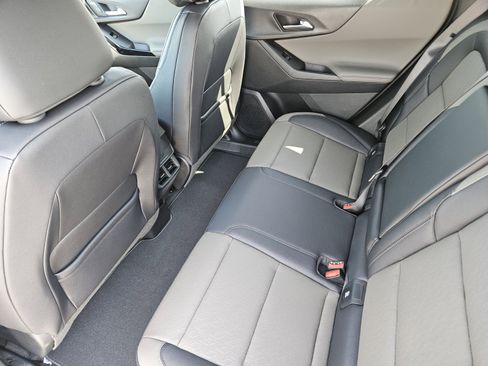 New 2026 Chevrolet Equinox LT w/ Convenience Package II FWD image 19