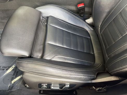 Used 2024 BMW 330i Sedan w/ M Sport Package RWD image 14