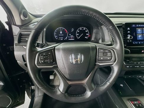 Used 2025 Honda Ridgeline Sport image 21