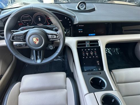 Used 2025 Porsche Taycan image 6