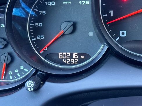 Used 2016 Porsche Cayenne AWD/4WD image 24