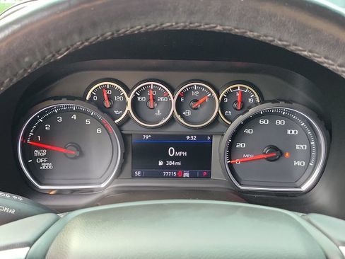 Used 2021 Chevrolet Tahoe Z71 w/ Luxury Package AWD/4WD image 31