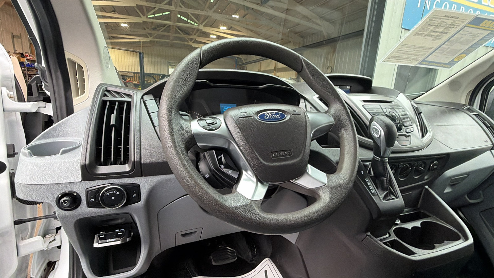 Used 2015 Ford Transit 350 XLT RWD image 13