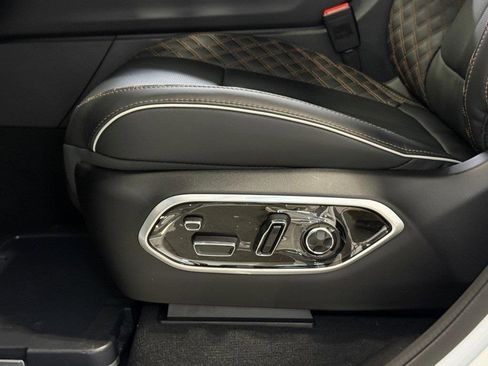 New 2025 Jeep Grand Cherokee Summit image 29