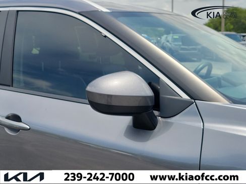 Used 2025 Nissan Rogue SV w/ SV Premium Package FWD image 8