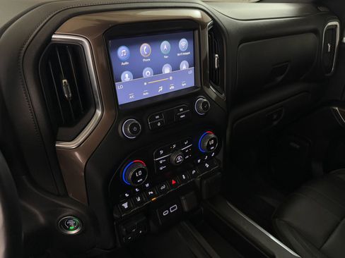 Used 2022 Chevrolet Silverado 2500 High Country w/ Technology Package image 39