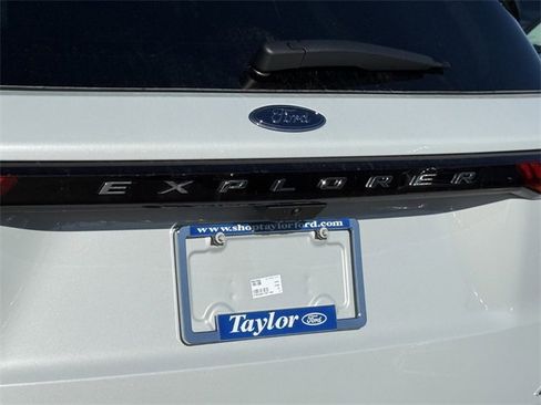 New 2026 Ford Explorer Active w/ Active Comfort Package image 8