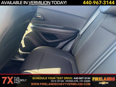 Certified 2022 Chevrolet Trax LT w/ LT Convenience Package image 37