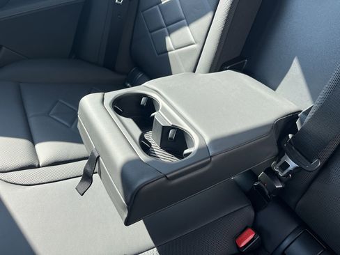 Used 2025 BMW i5 M60 w/ Premium Package image 33