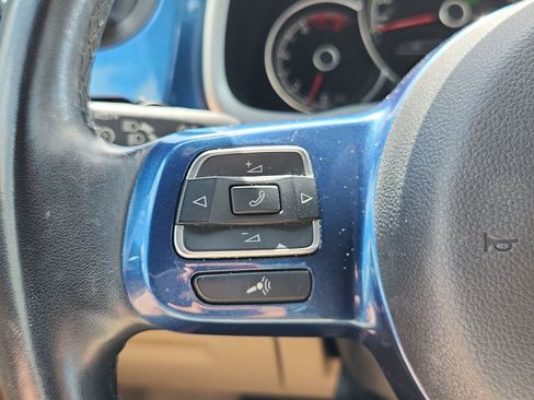 Used 2018 Volkswagen Beetle 2.0T SE w/ SE Premium Package FWD image 28