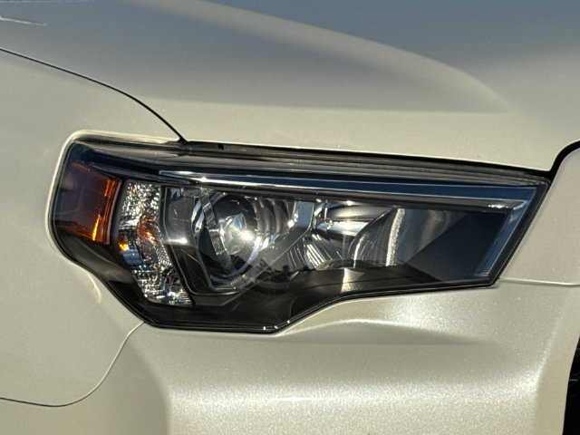 Used 2023 Toyota 4Runner Limited AWD/4WD image 4