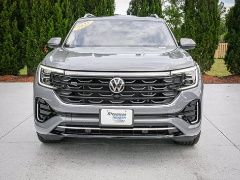 Used 2025 Volkswagen Atlas SEL Premium R-Line AWD/4WD image 3