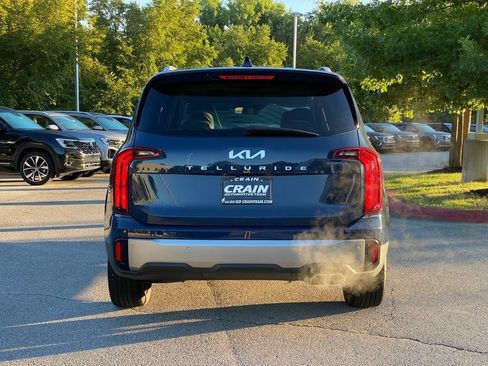 Used 2025 Kia Telluride S FWD image 6
