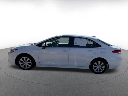 Used 2025 Toyota Corolla LE image 9