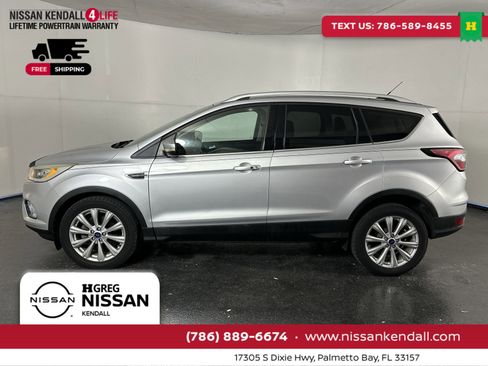 Used 2017 Ford Escape Titanium image 7