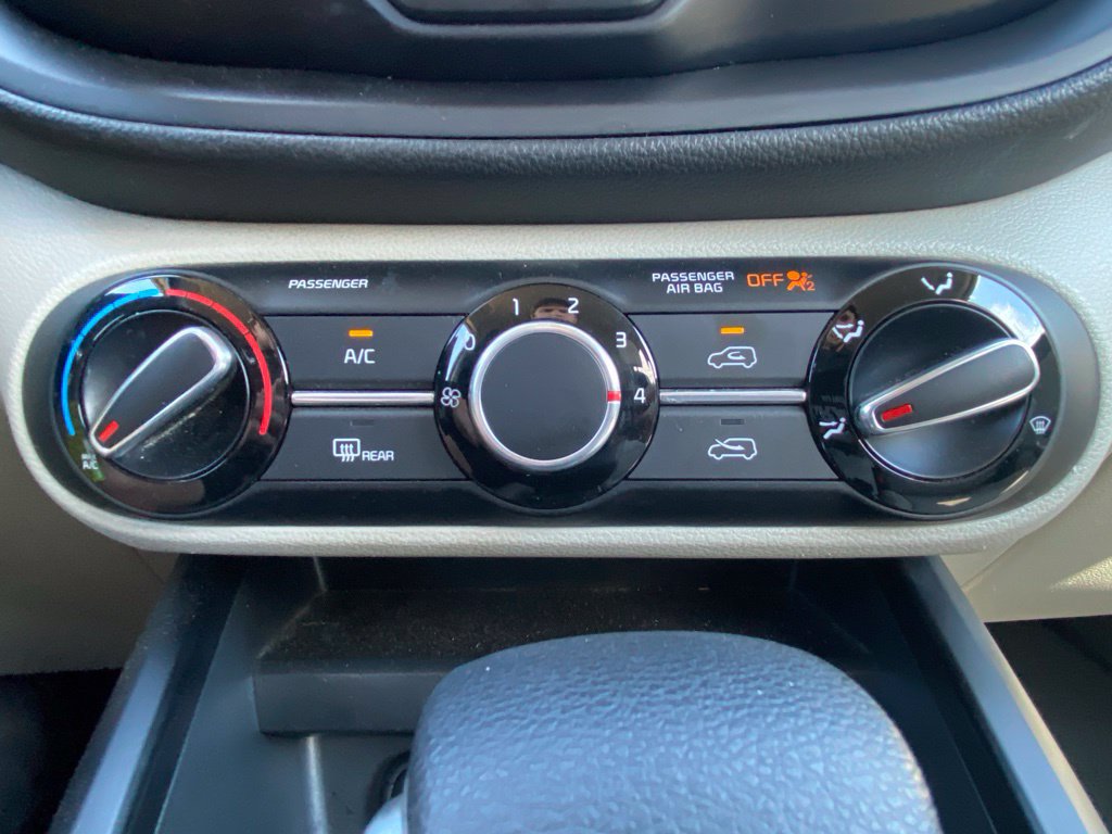 Used 2022 Kia Soul LX FWD image 17
