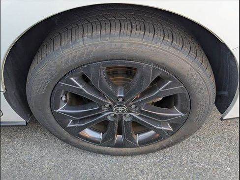 Used 2023 Toyota Sienna XSE image 8