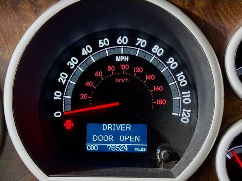 Used 2010 Toyota Tundra Limited image 12