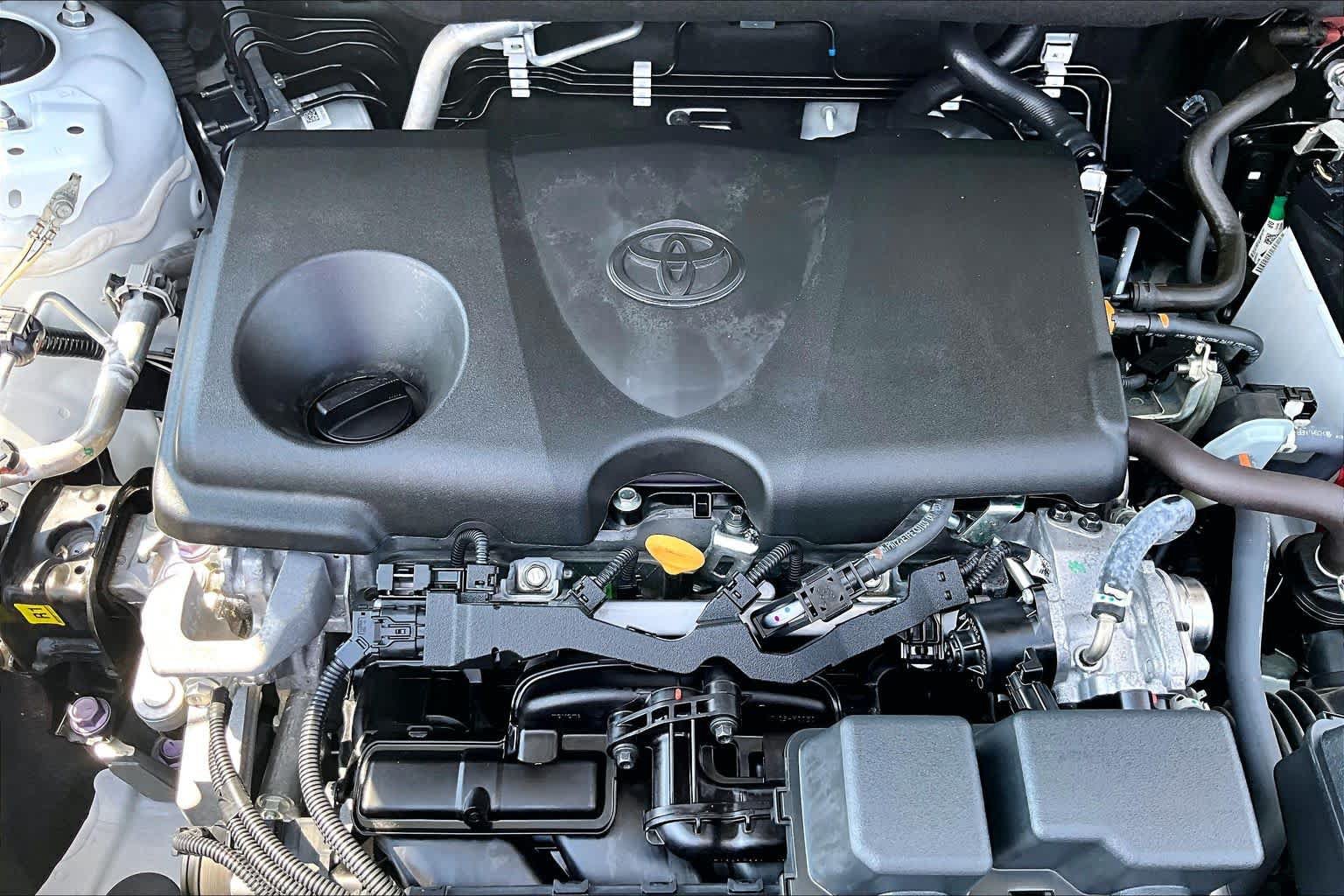 Used 2023 Toyota RAV4 XLE FWD image 33