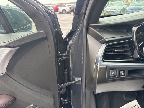 Used 2023 Cadillac XT6 Premium Luxury image 12