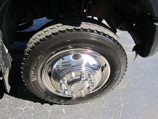 Used 2014 Ford F550 2WD Regular Cab Super Duty image 18