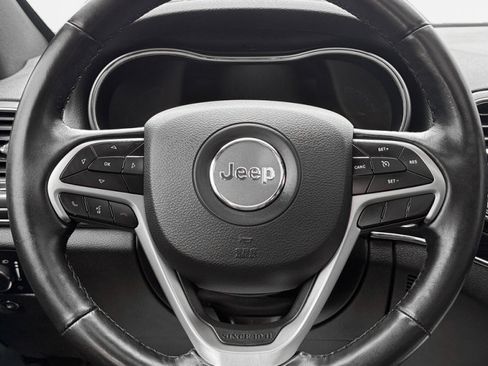 Used 2019 Jeep Grand Cherokee Limited AWD/4WD image 18