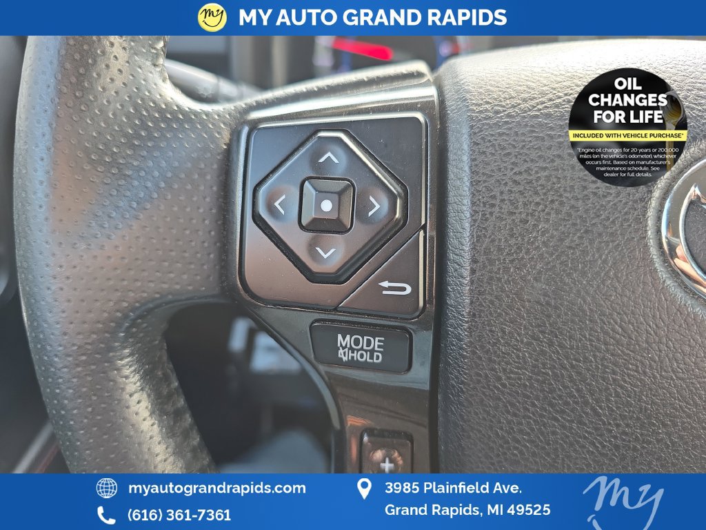 Used 2017 Toyota 4Runner TRD Off-Road Premium AWD/4WD image 15