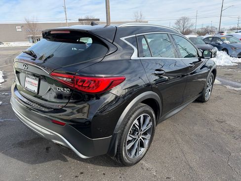 Used 2018 INFINITI QX30 Premium w/ Cargo Package image 7