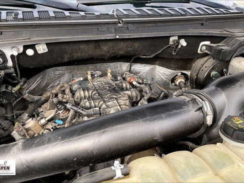 Used 2019 Ford Expedition Limited w/ Equipment Group 302A AWD/4WD image 31