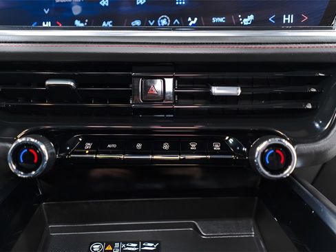 Used 2025 Chevrolet Suburban RST w/ Sun And Tow Package image 15