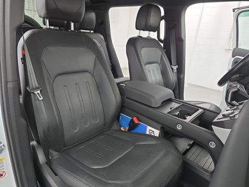 Certified 2022 Land Rover Defender 110 X-Dynamic SE image 10