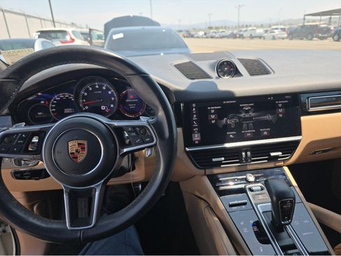 Used 2019 Porsche Cayenne S AWD/4WD image 8