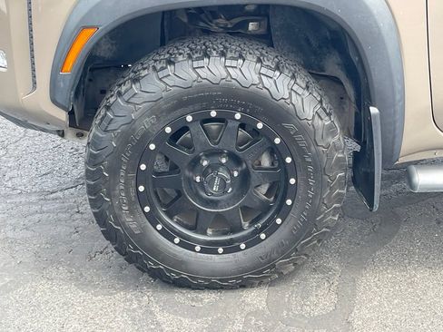 Used 2022 Nissan Frontier PRO-4X AWD/4WD image 10