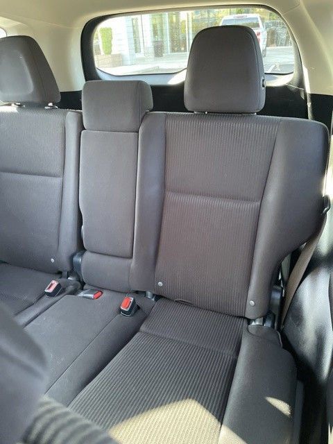 Used 2017 Toyota RAV4 LE AWD/4WD image 6