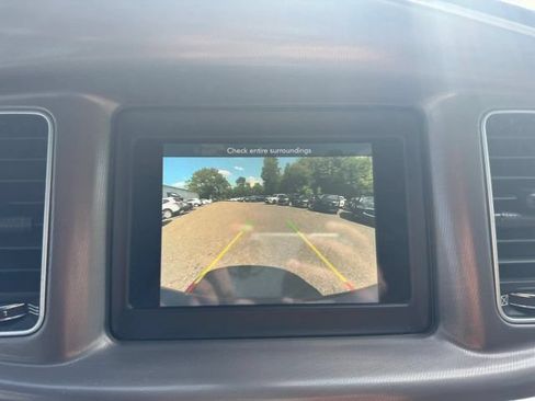 Used 2022 Dodge Charger SXT RWD image 16