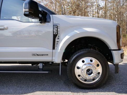 Used 2025 Ford F450 Platinum w/ FX4 Off-Road Package image 55