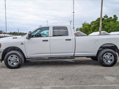 Used 2023 RAM 2500 Tradesman w/ Chrome Appearance Group AWD/4WD image 3