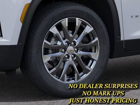 New 2026 Chevrolet Traverse LT FWD image 9