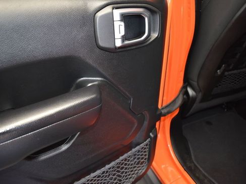 Used 2018 Jeep Wrangler Unlimited Rubicon image 15