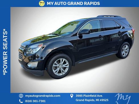 Used 2017 Chevrolet Equinox LT w/ Convenience Package AWD/4WD image 3