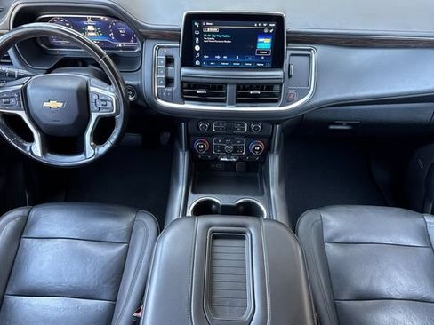 Used 2022 Chevrolet Suburban LT AWD/4WD image 15
