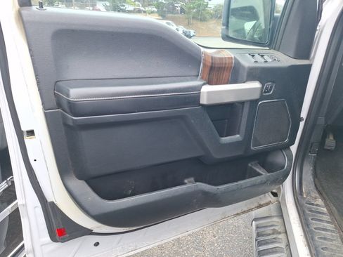 Used 2016 Ford F150 Lariat w/ Equipment Group 502A Luxury RWD image 11