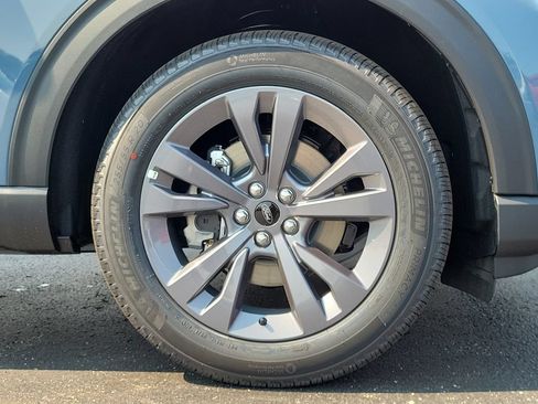 New 2026 Ford Explorer Active w/ Active Comfort Package AWD/4WD image 9