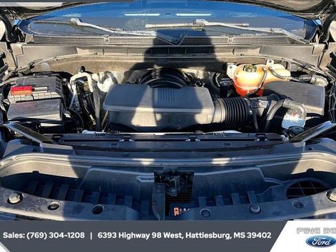 Used 2022 GMC Yukon SLT w/ SLT Luxury Package image 8